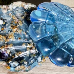 קופסת תכשיטים דקורטיבית בגוון כחול ים עם צדפים